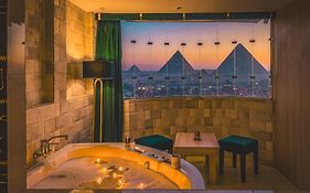 Jumeirah Pyramids View Inn